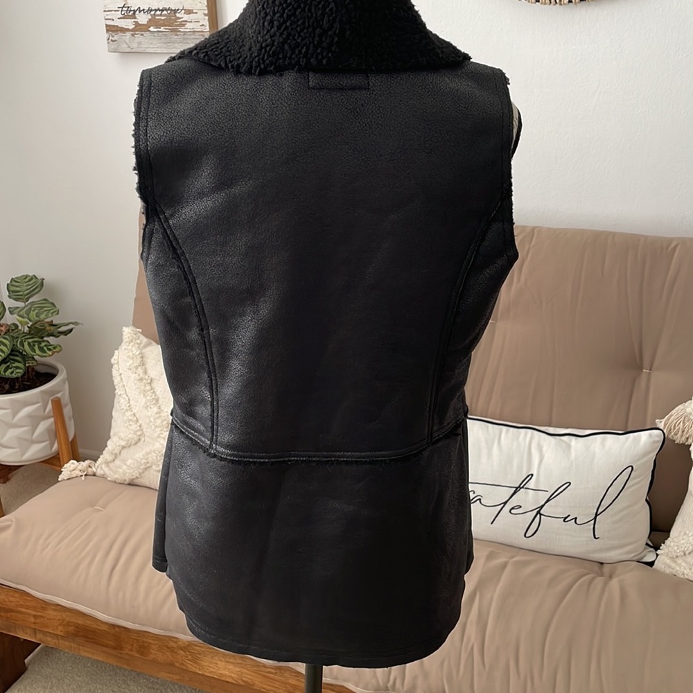 Black faux leather vest - Picture 4 of 9